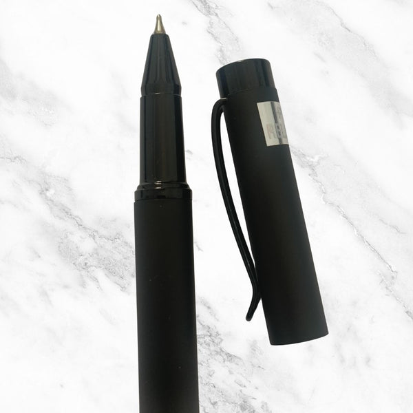 Matt Black Ball Pen – Glossy Clip | Smooth Blue Ink | Sleek & Stylish
